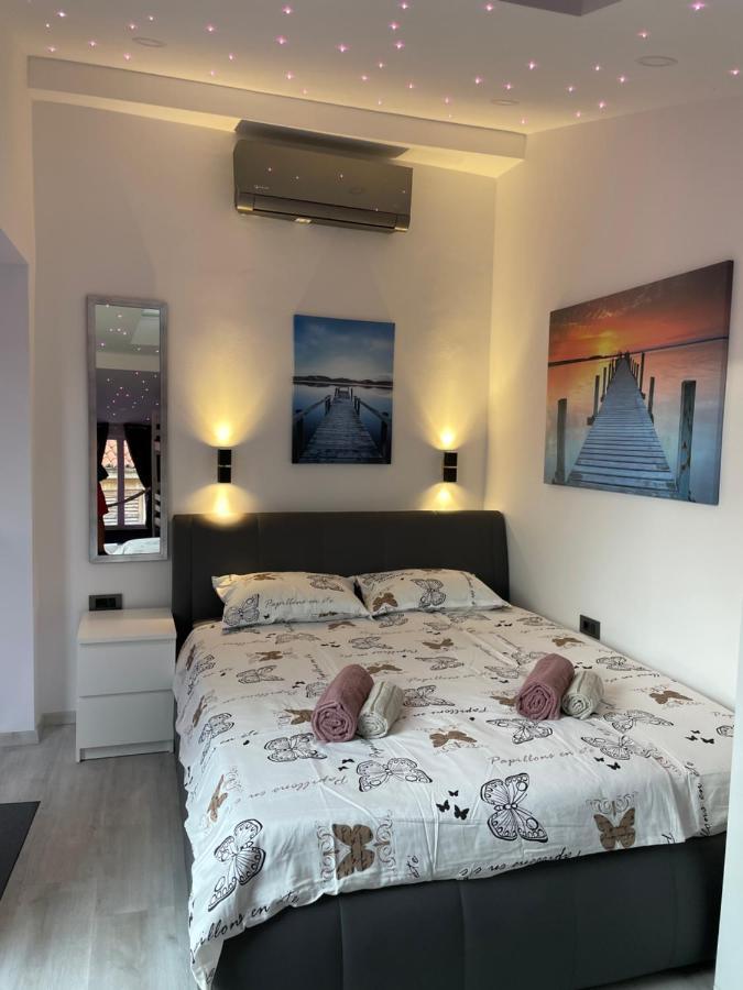 Star Apartment Pirano Esterno foto